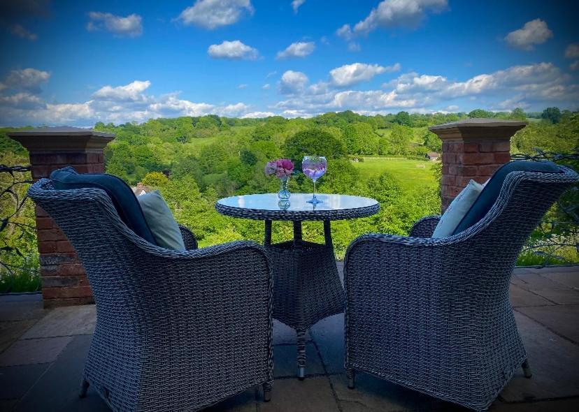 The Old Rectory - Valley View Room In Private Home Stockton-on-Teme Exteriör bild